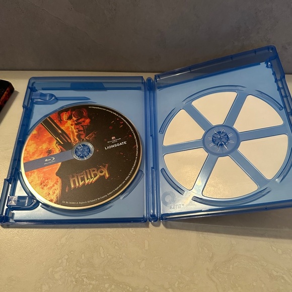 Hellboy (Blu-ray, 2019) W/Slipcover No DVD - Picture 3 of 3